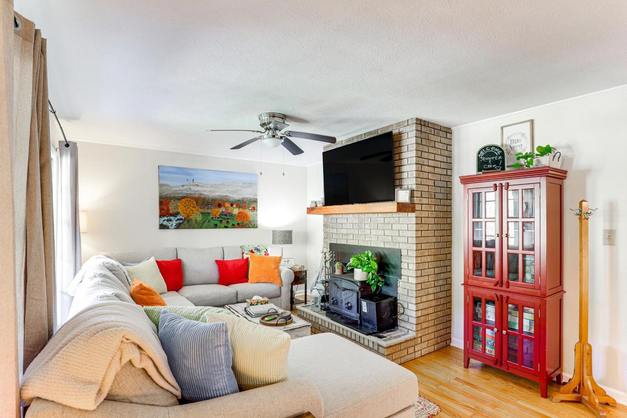 Updated Marshall Home With Fire Pit And Game Room! Exteriör bild