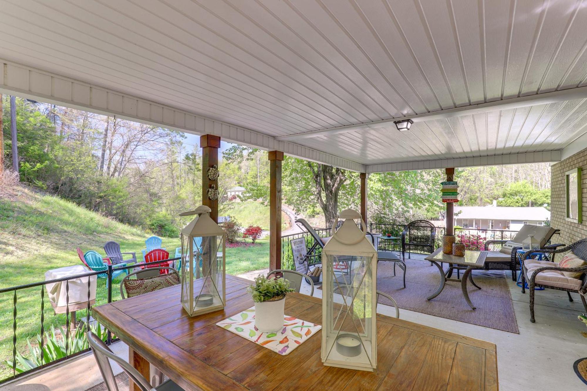 Updated Marshall Home With Fire Pit And Game Room! Exteriör bild