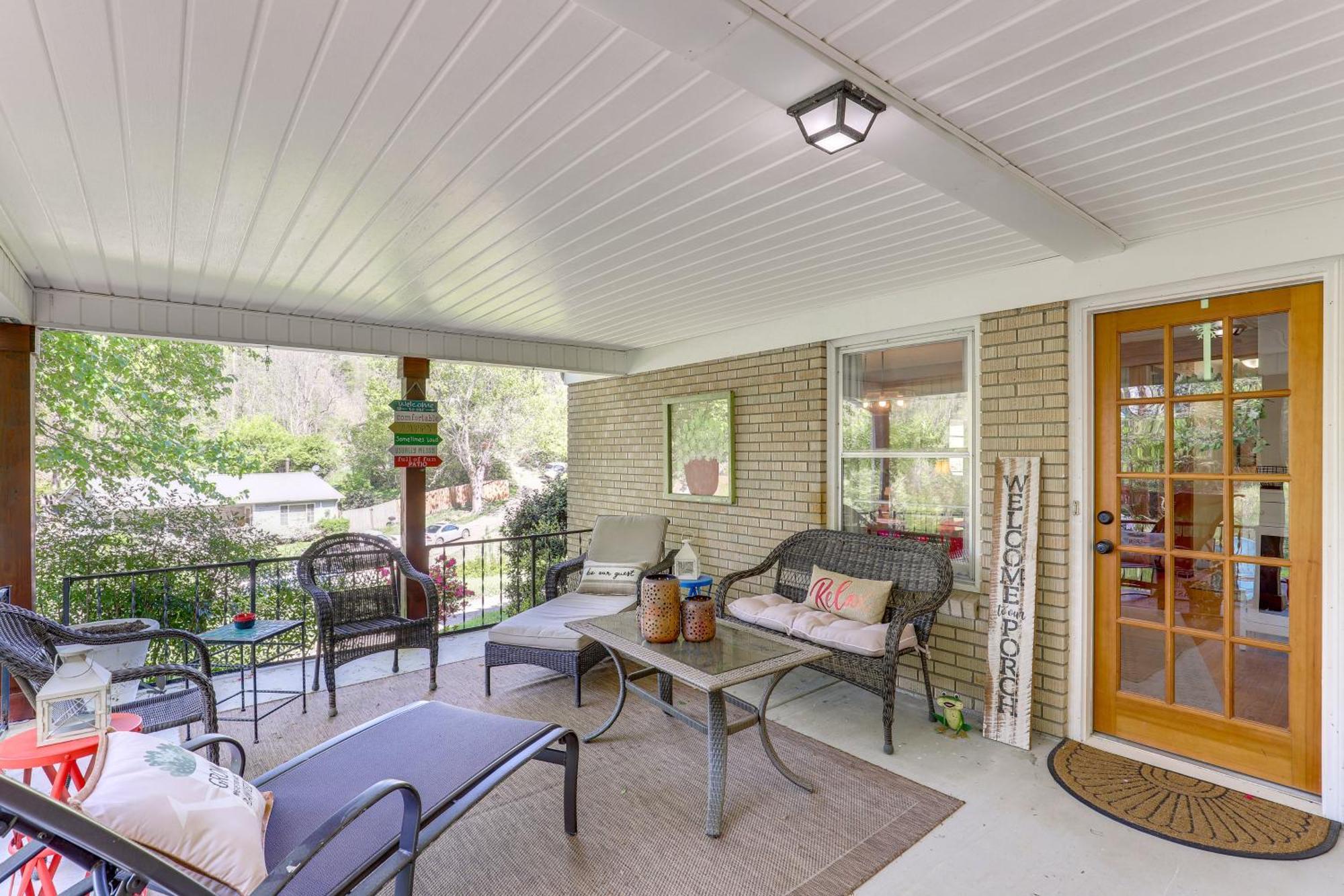 Updated Marshall Home With Fire Pit And Game Room! Exteriör bild