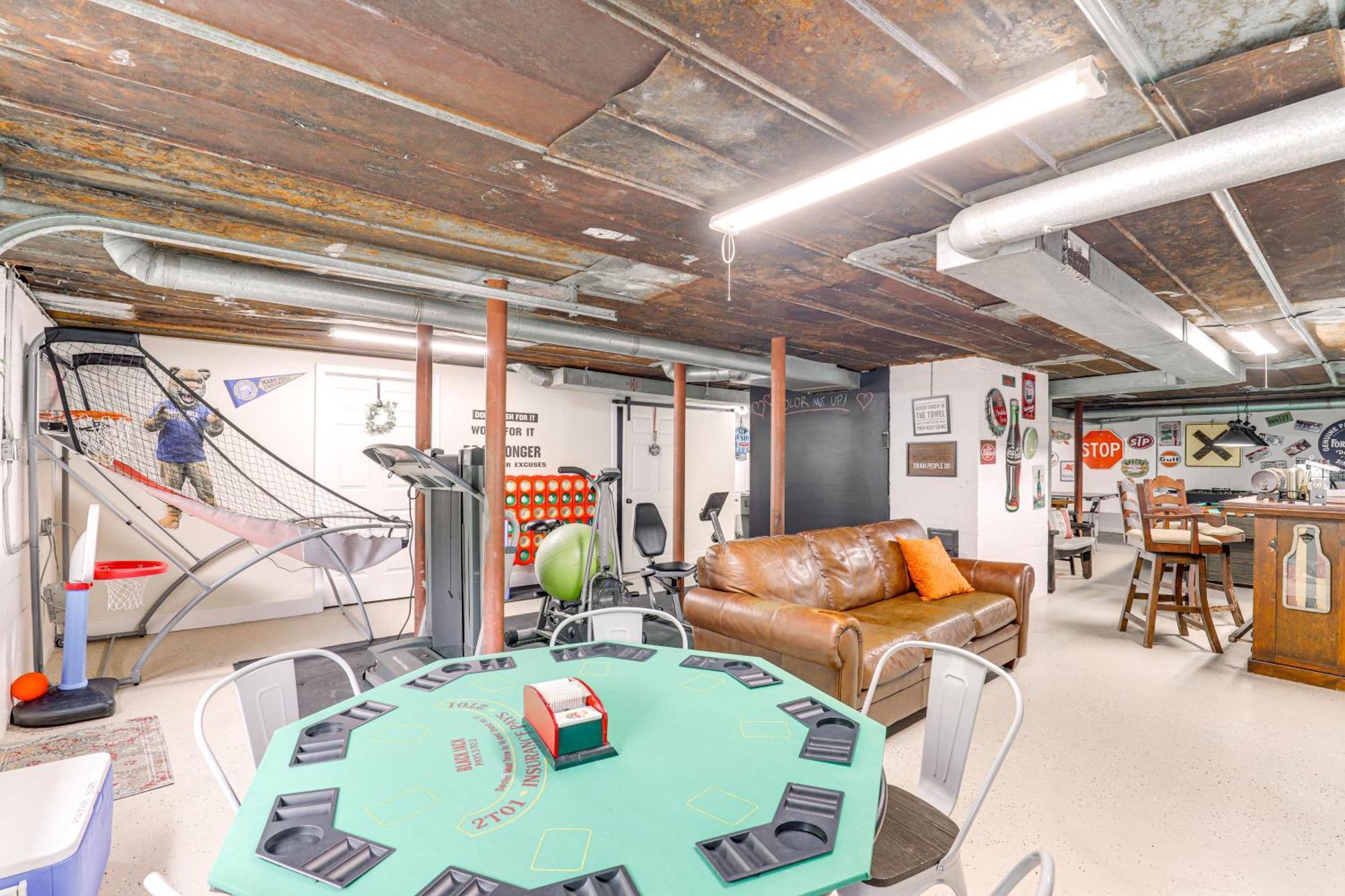 Updated Marshall Home With Fire Pit And Game Room! Exteriör bild