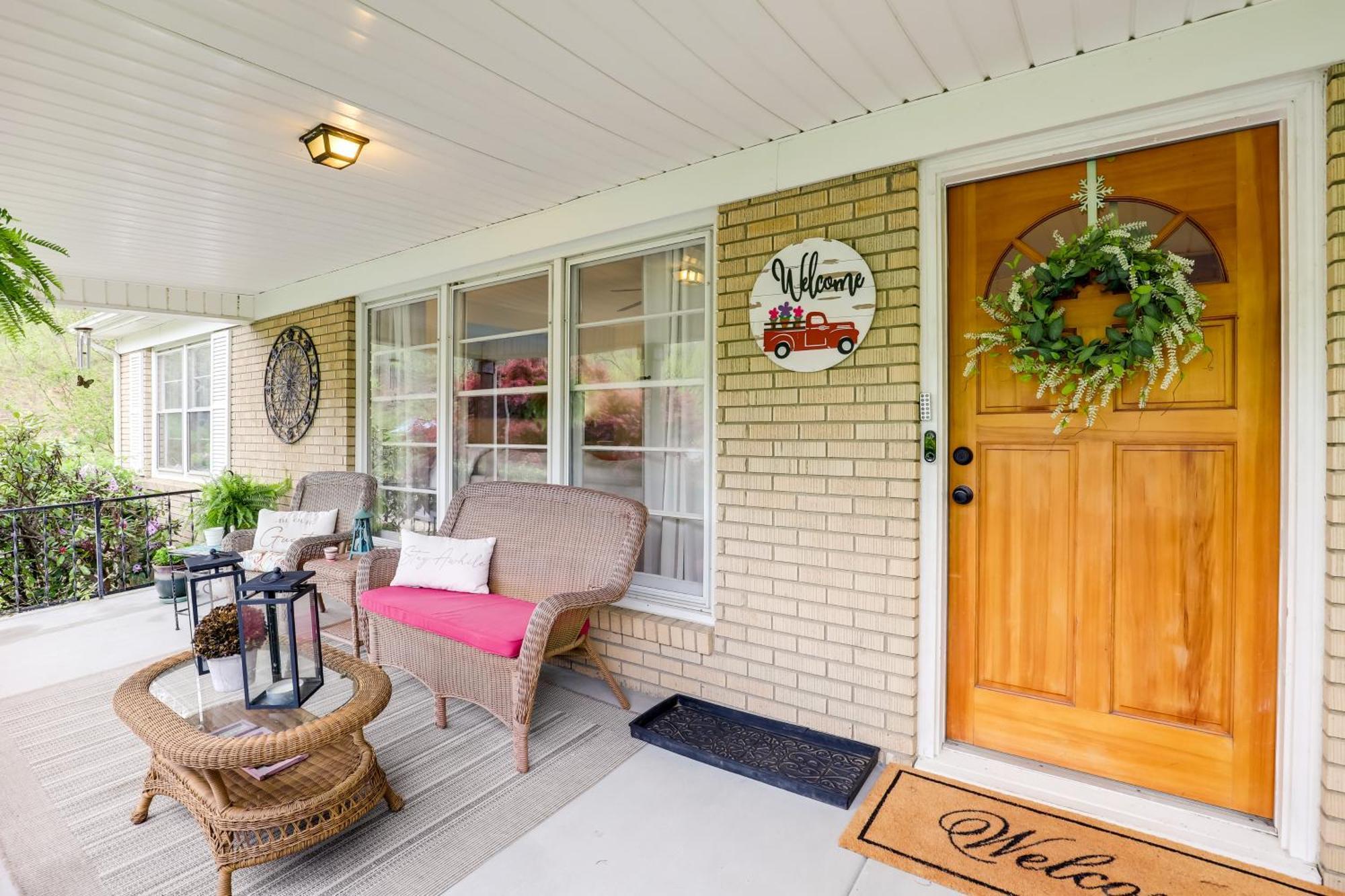 Updated Marshall Home With Fire Pit And Game Room! Exteriör bild