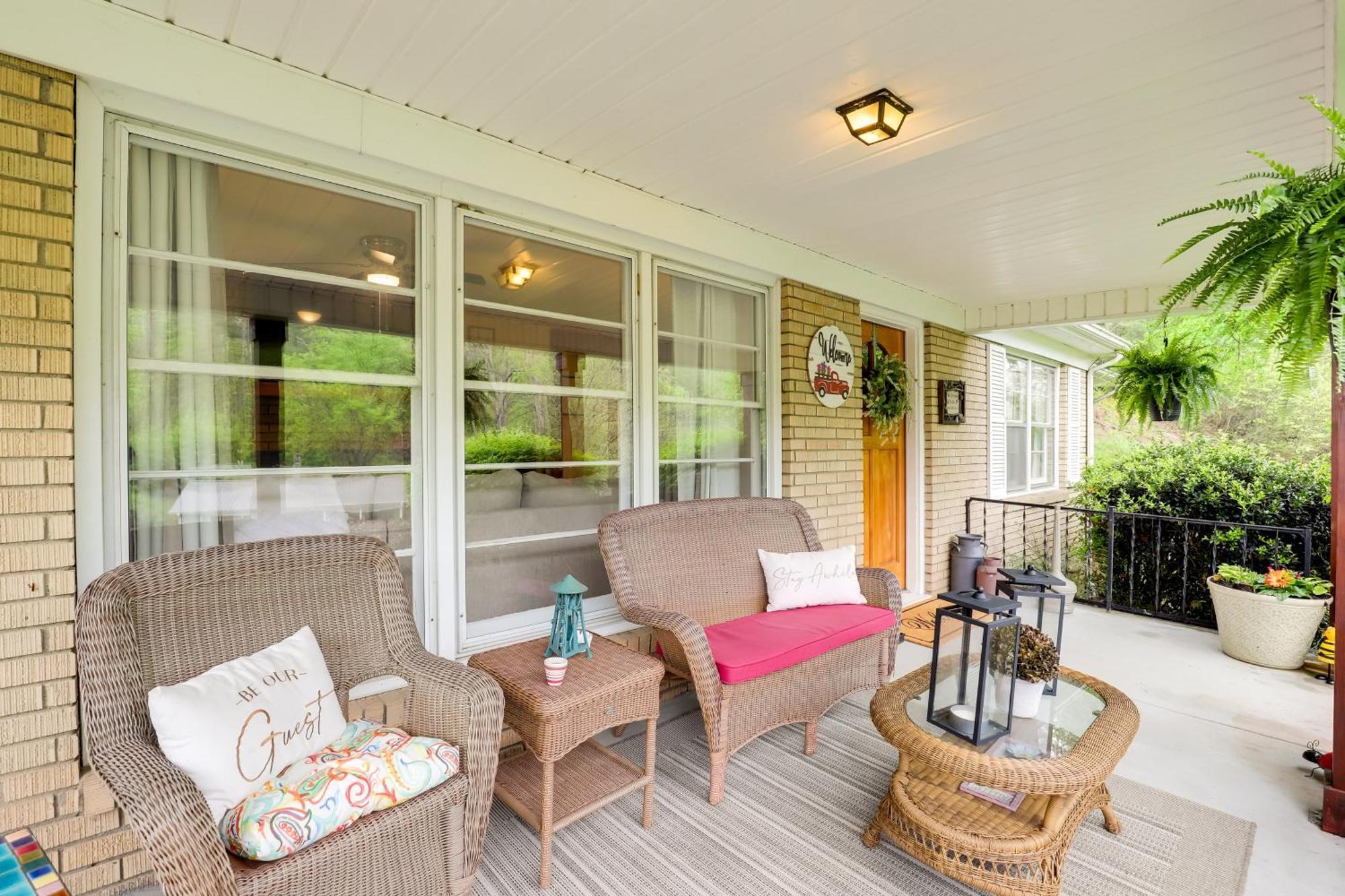 Updated Marshall Home With Fire Pit And Game Room! Exteriör bild
